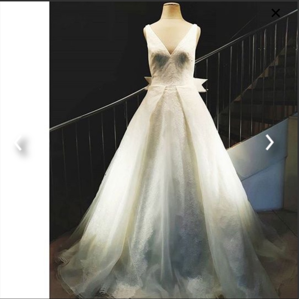Additional info for wedding dress